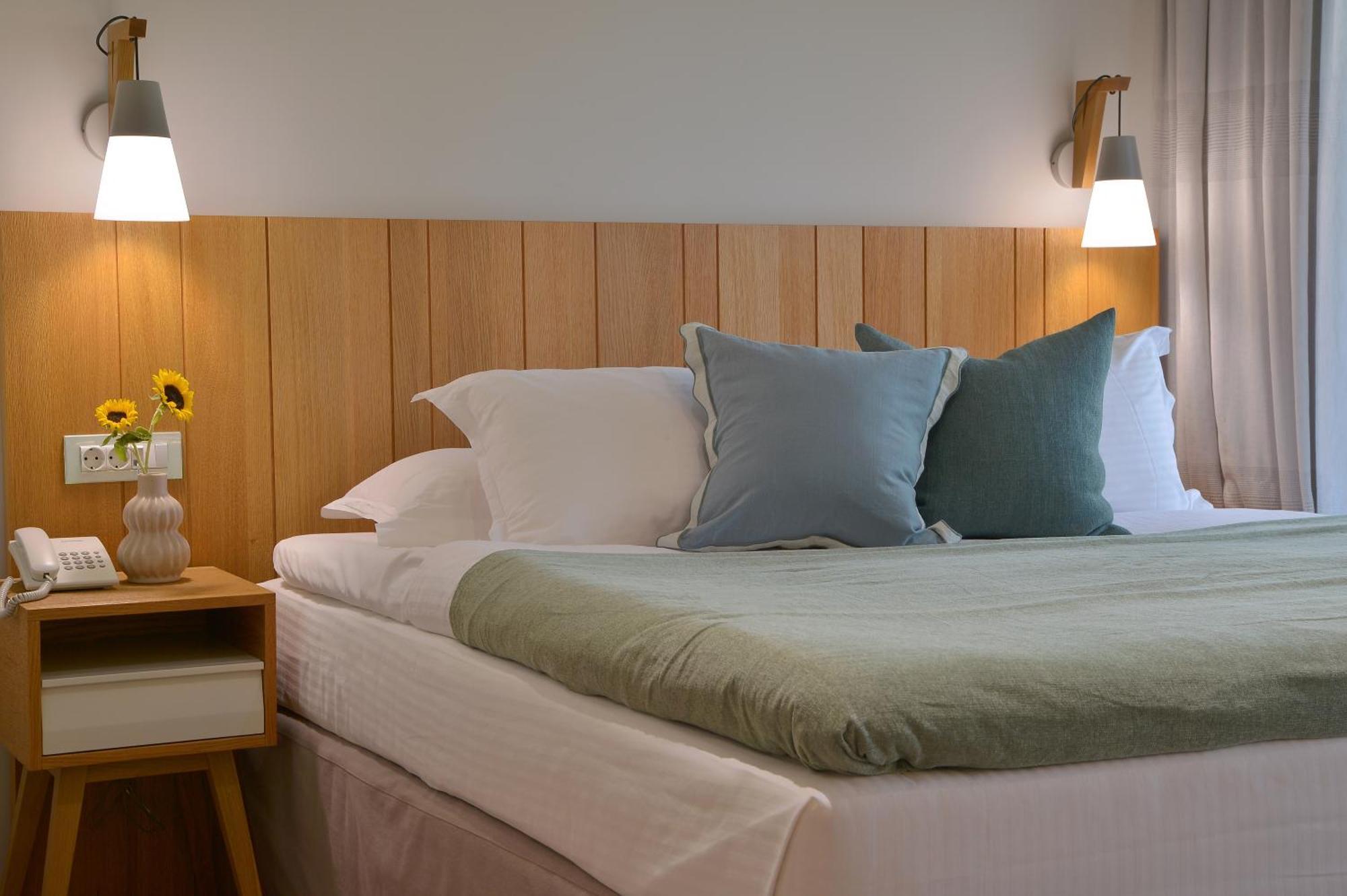 Mirivili Hospitality & Wellness Атина Екстериор снимка