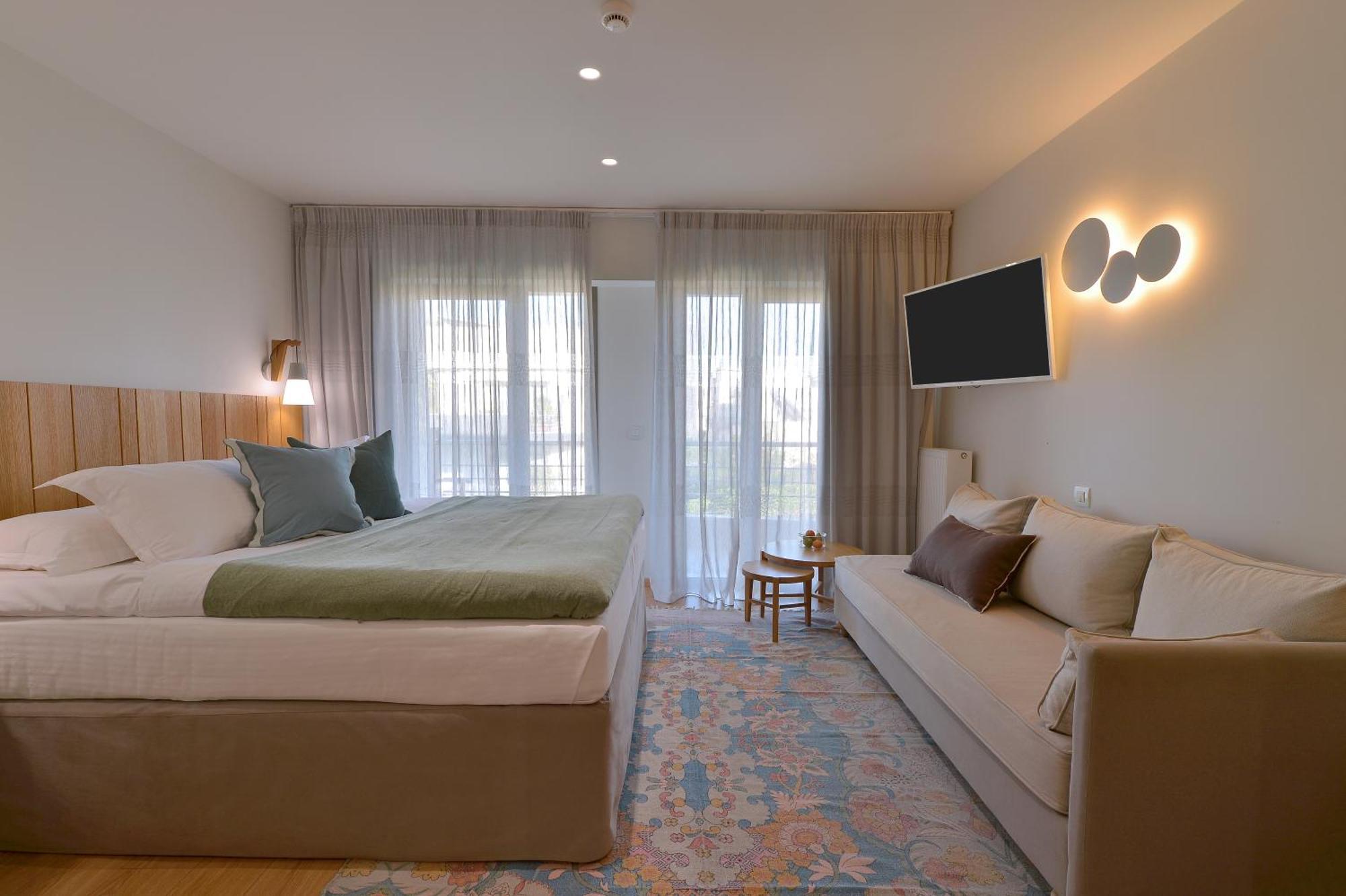 Mirivili Hospitality & Wellness Атина Екстериор снимка